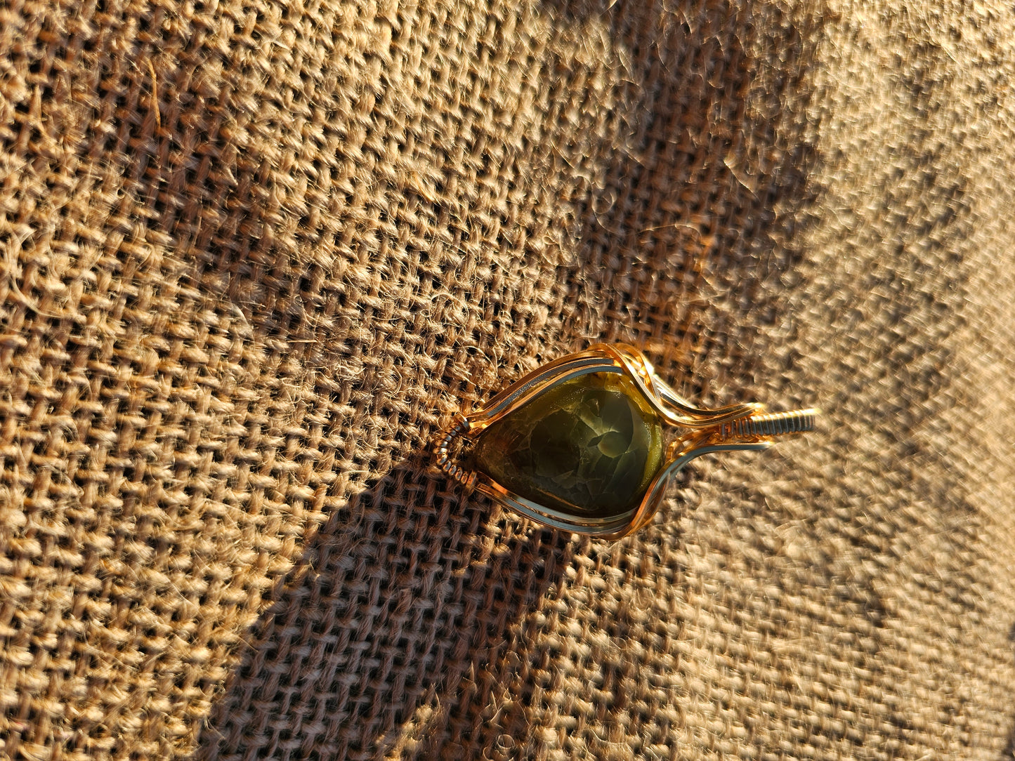 Green opal necklace in gold