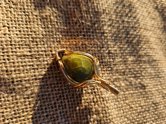 Green opal necklace in gold