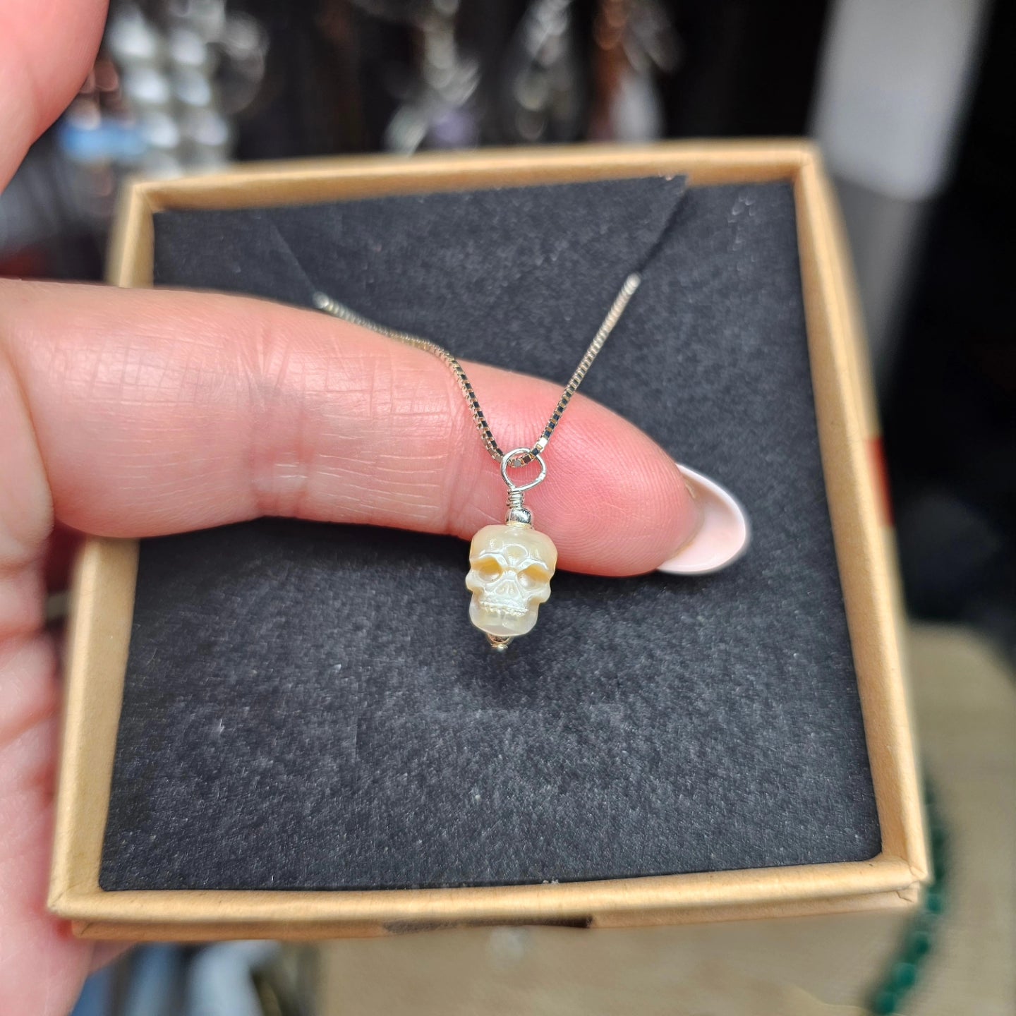 Skull mother of pearl
