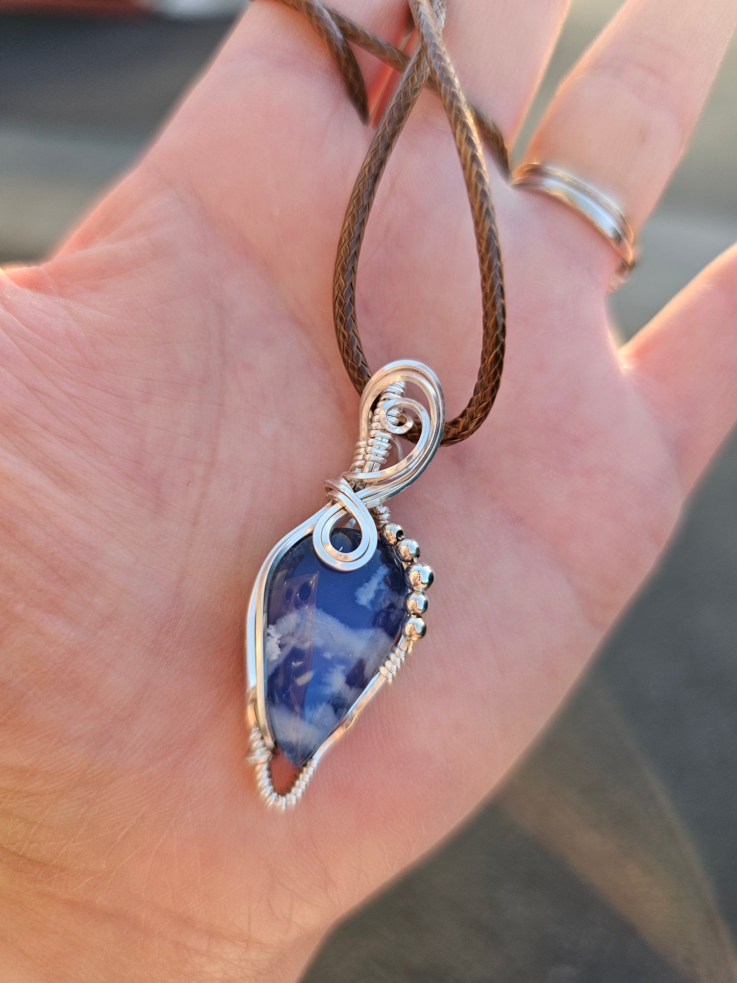 Plume agate doublet