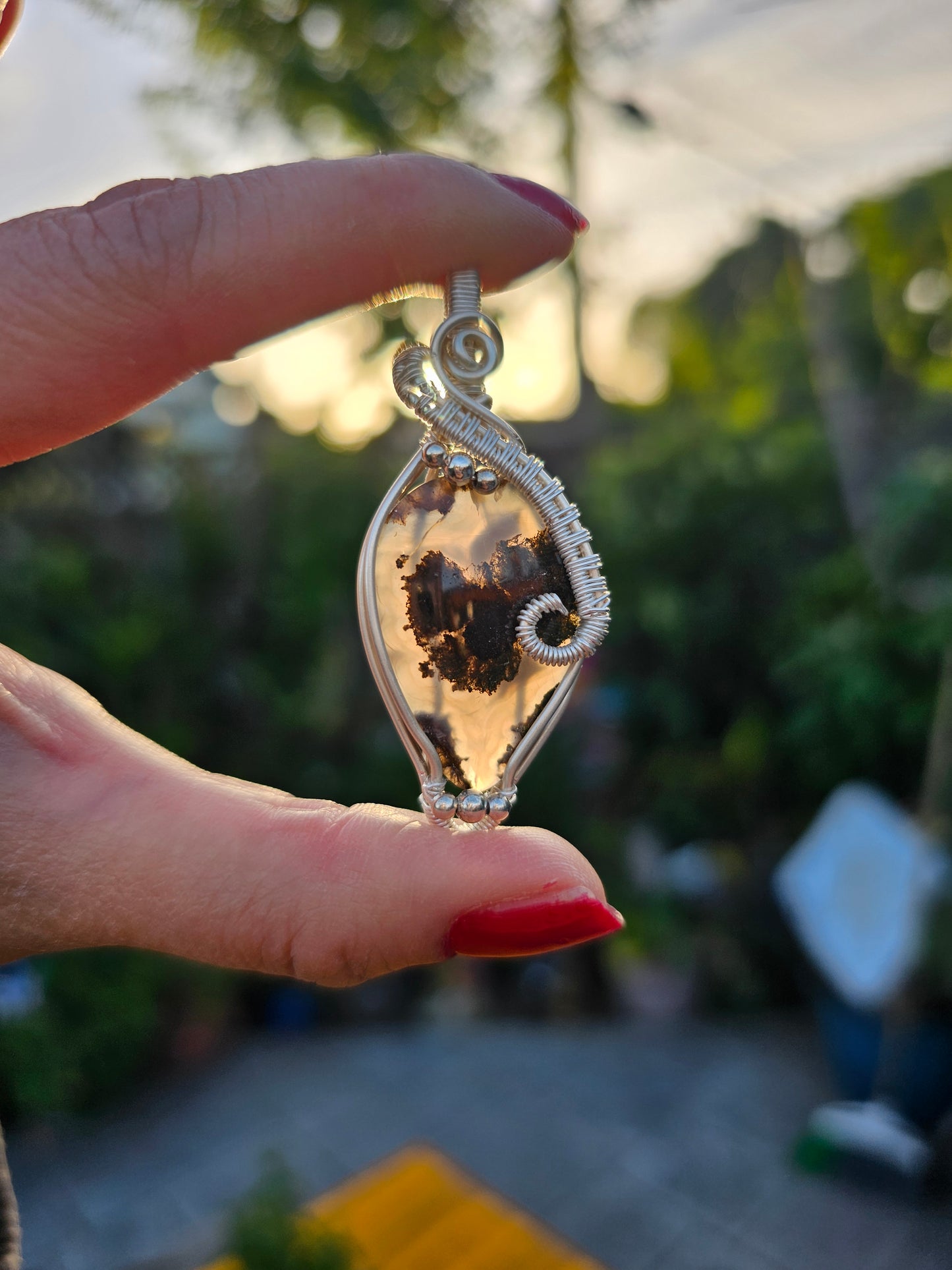 Moss agate with weaving