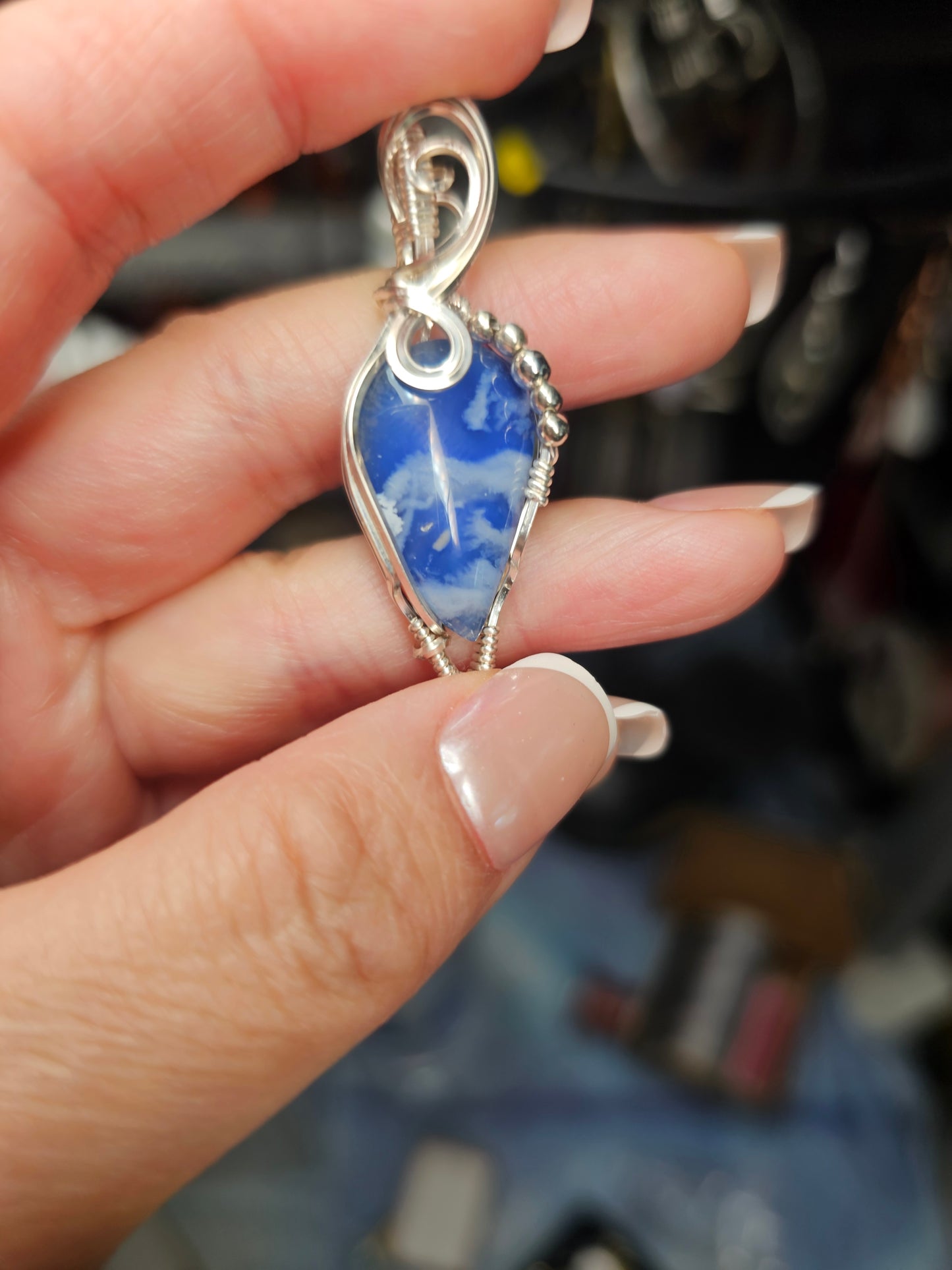 Plume agate doublet
