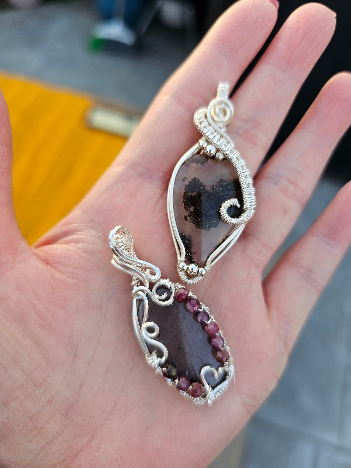 Moss agate with weaving