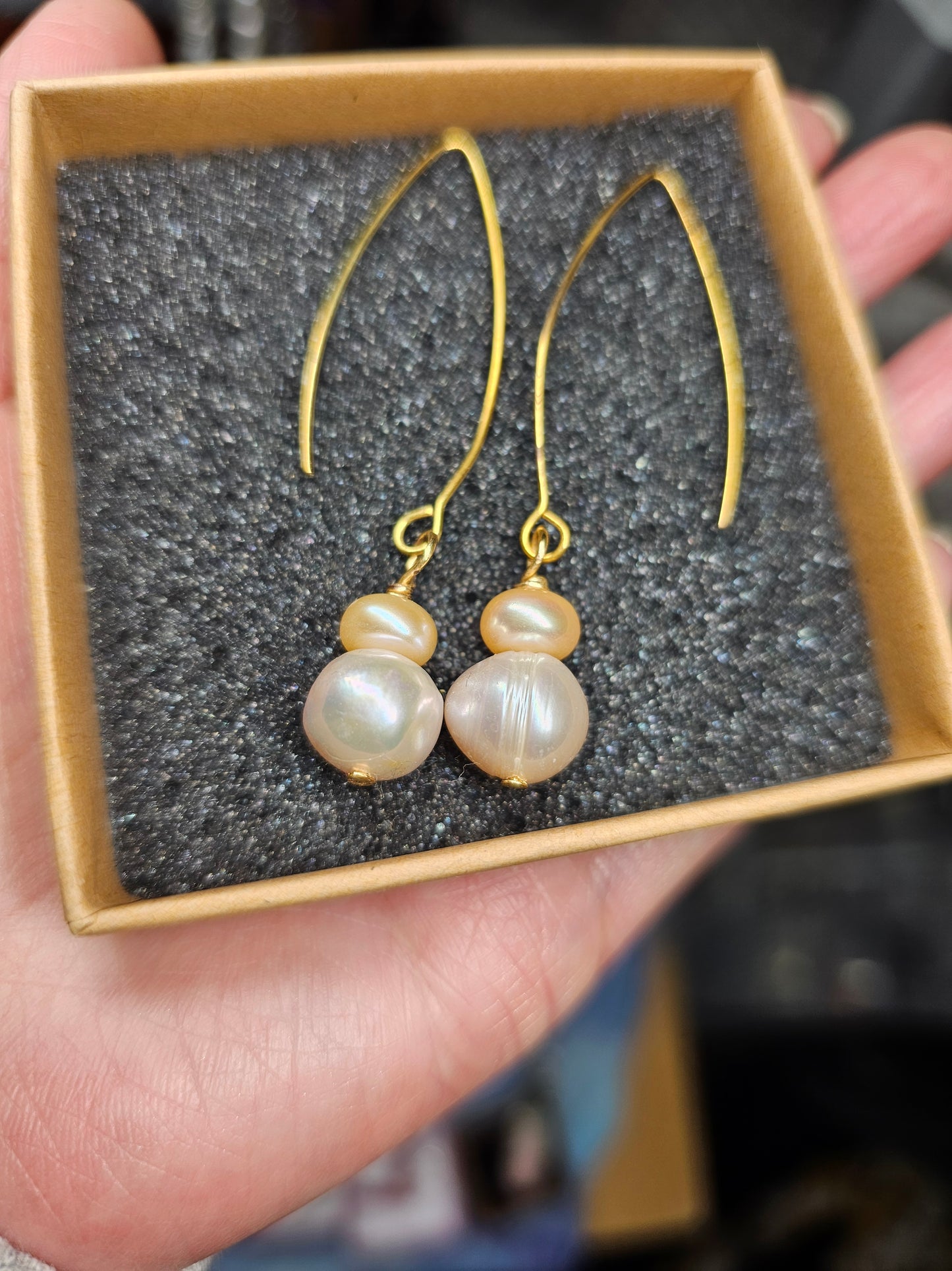 Mop and Fw pearl earrings