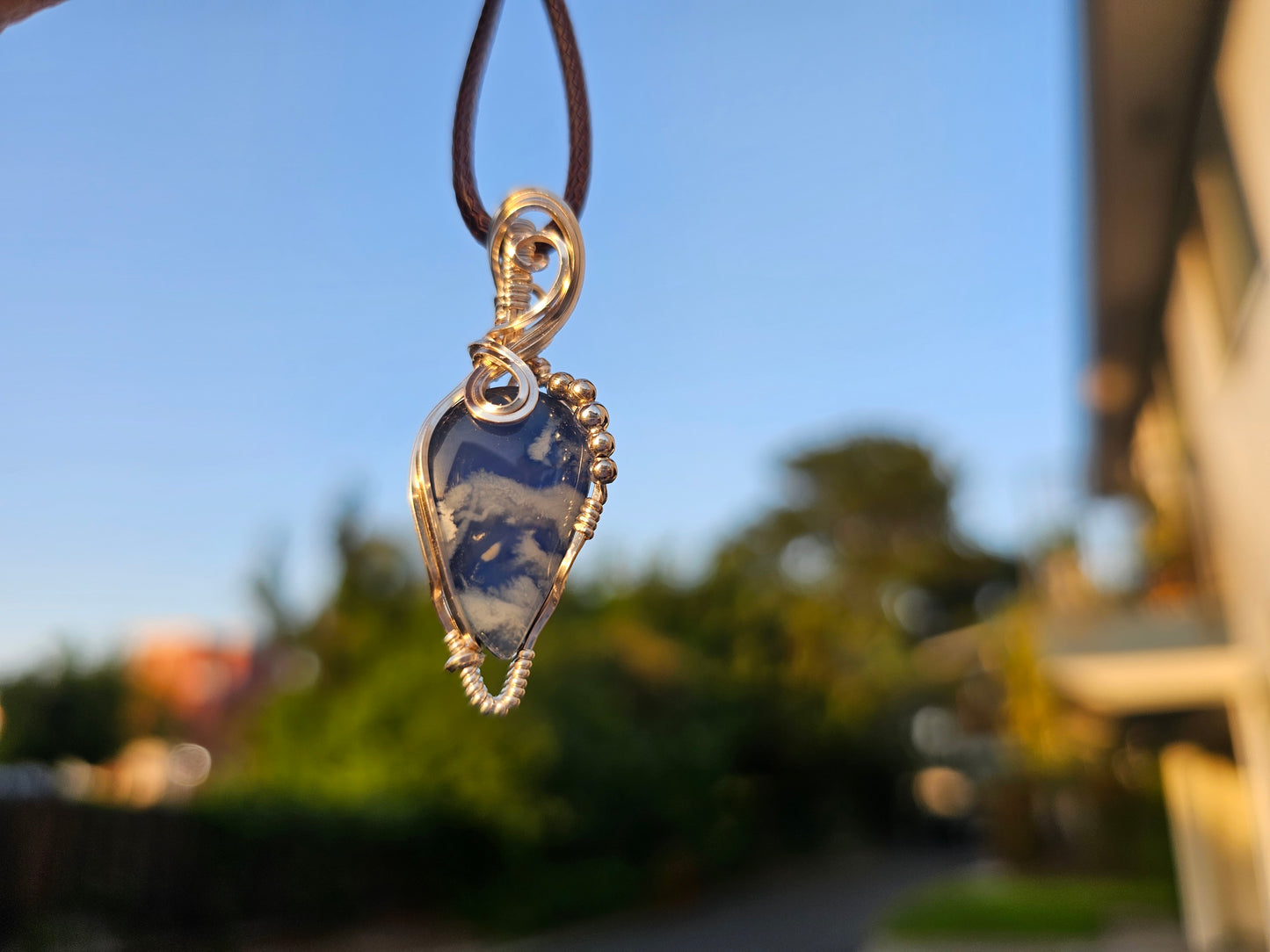 Plume agate doublet