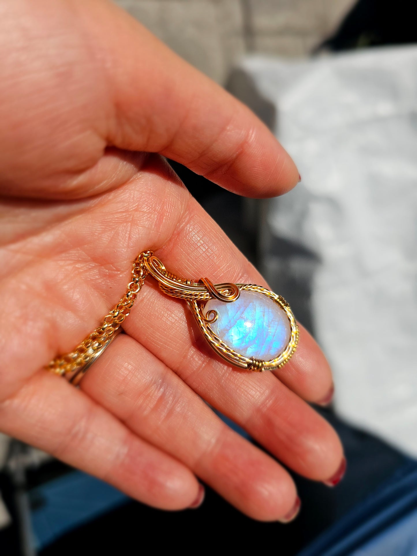 Moonstone in gold