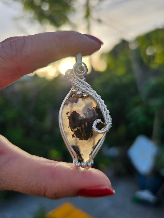 Moss agate with weaving