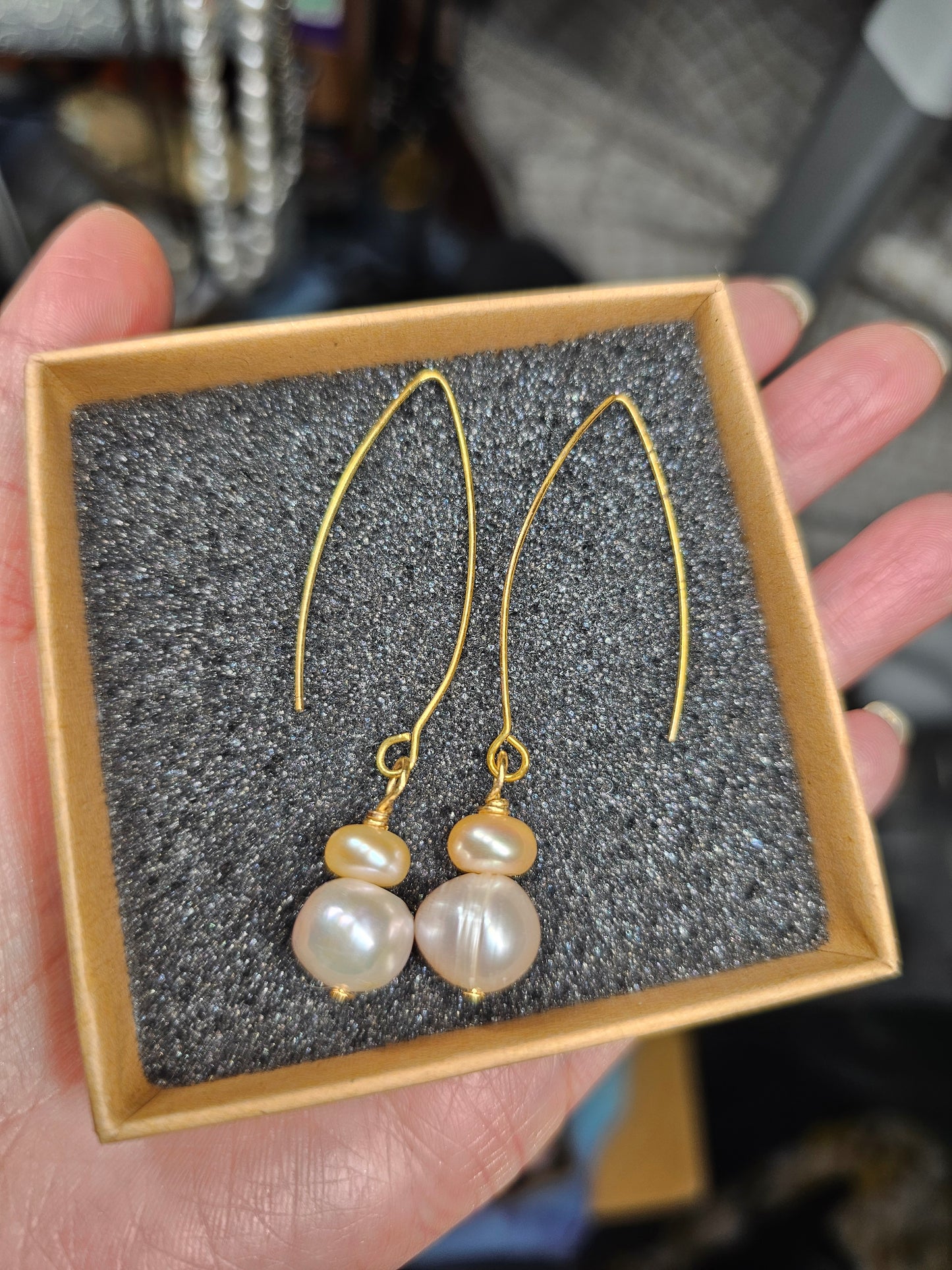 Mop and Fw pearl earrings