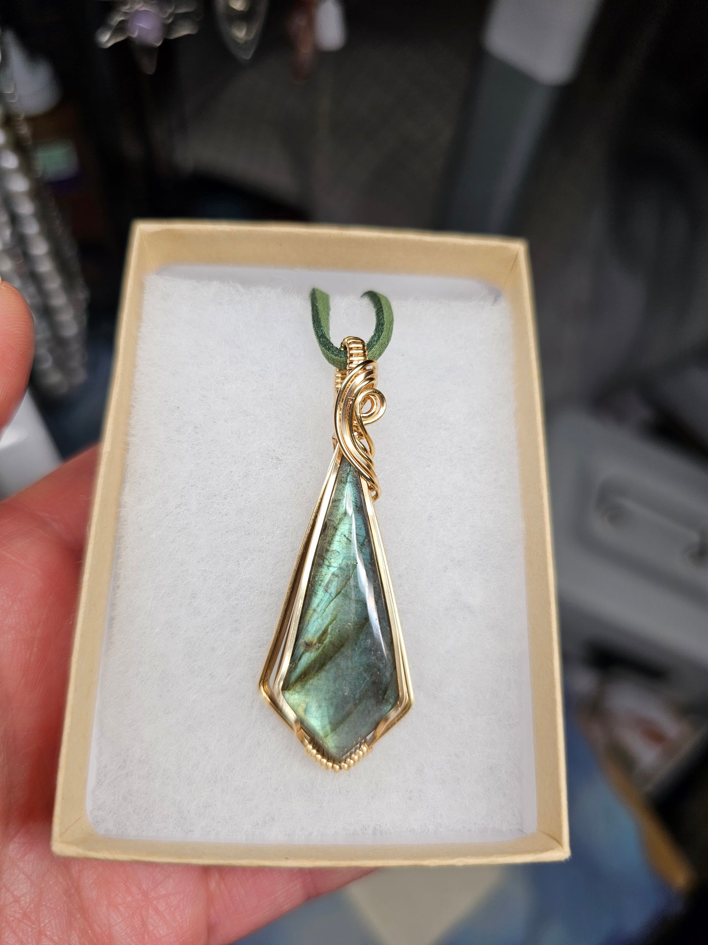 Labradorite diamond in gold