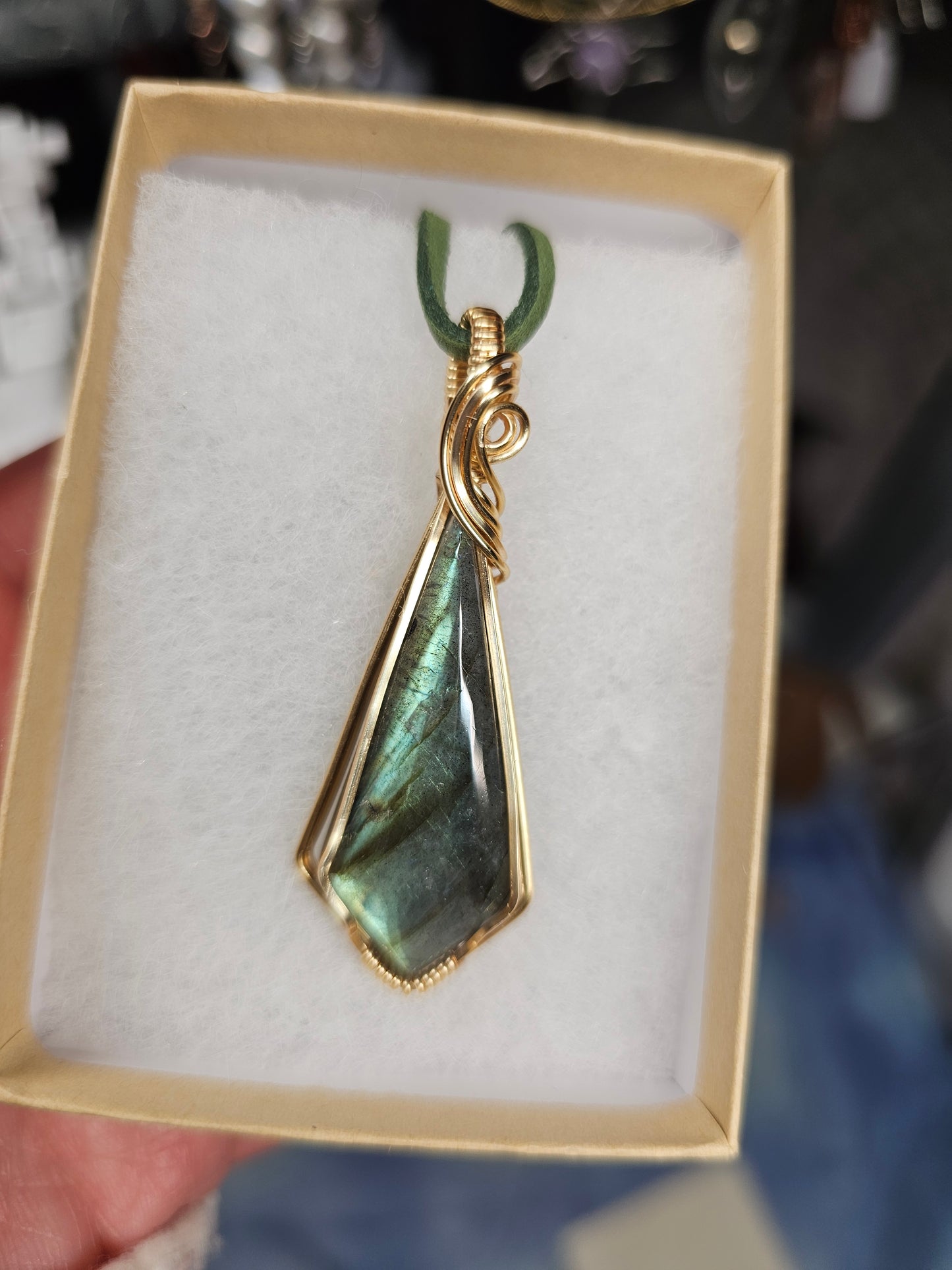 Labradorite diamond in gold