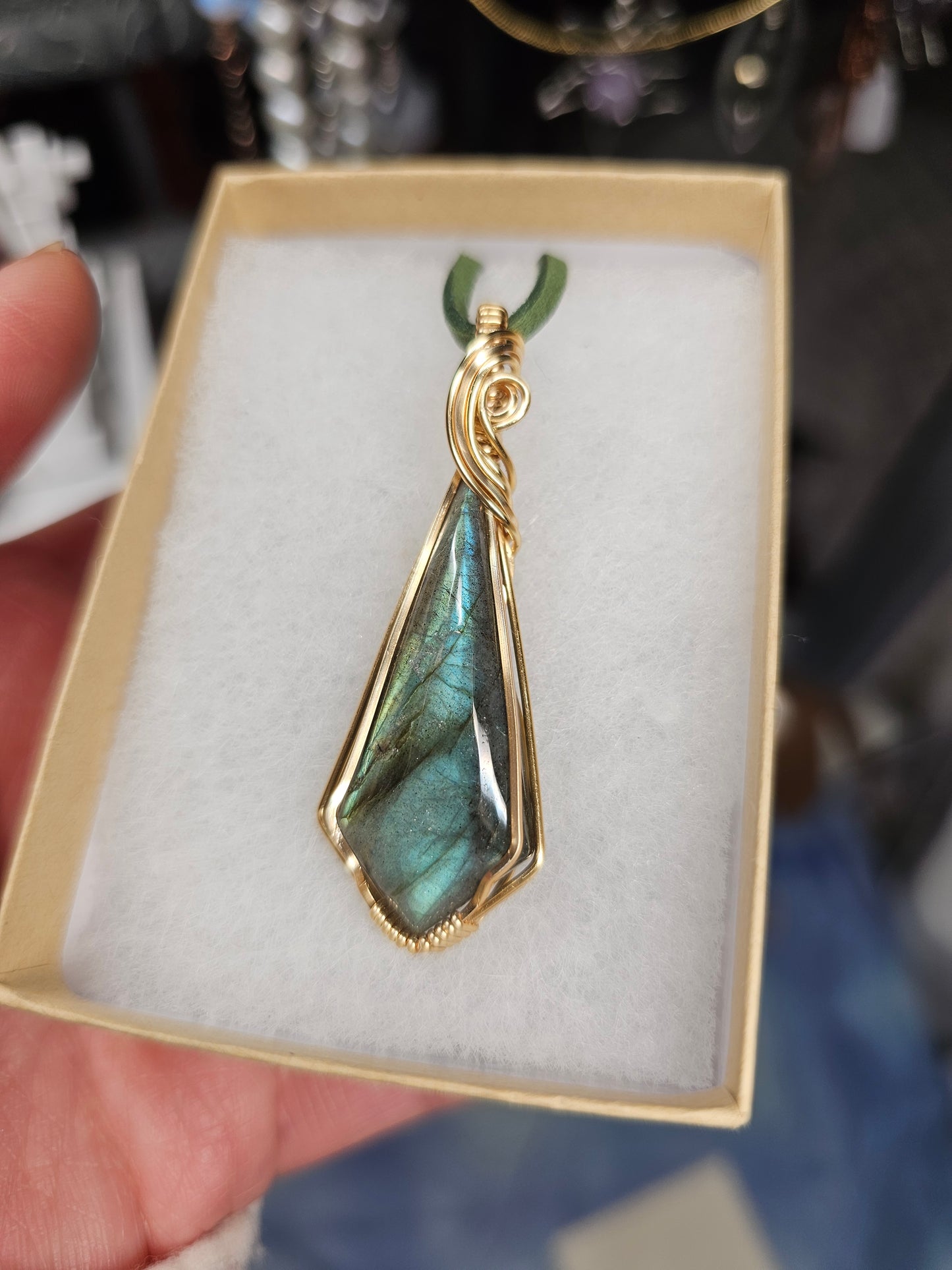 Labradorite diamond in gold
